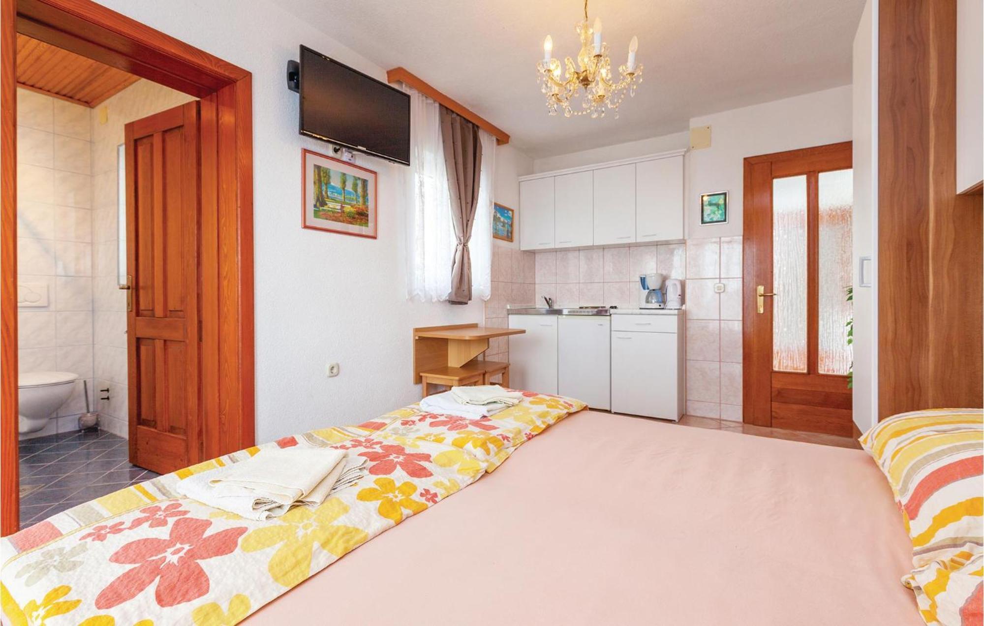Nice Apartment In Crikvenica With Kitchen Εξωτερικό φωτογραφία