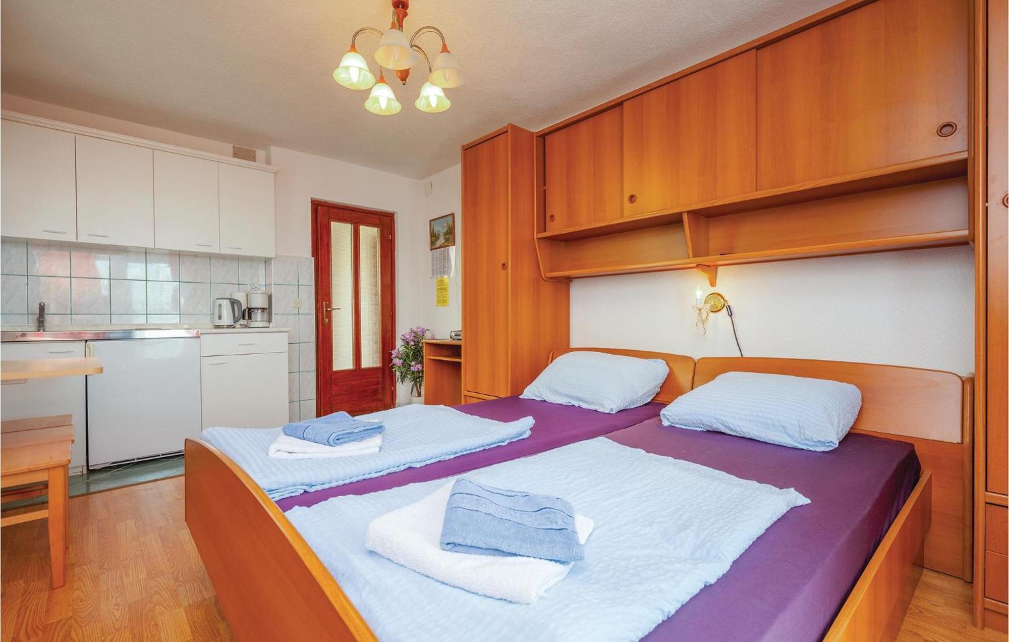 Nice Apartment In Crikvenica With Kitchen Εξωτερικό φωτογραφία